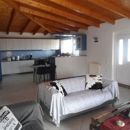 Sunny Apartment 15 Min From Airport And Sea 아르테미다 외부 사진