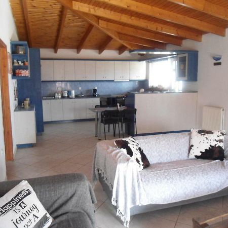 Sunny Apartment 15 Min From Airport And Sea 아르테미다 외부 사진