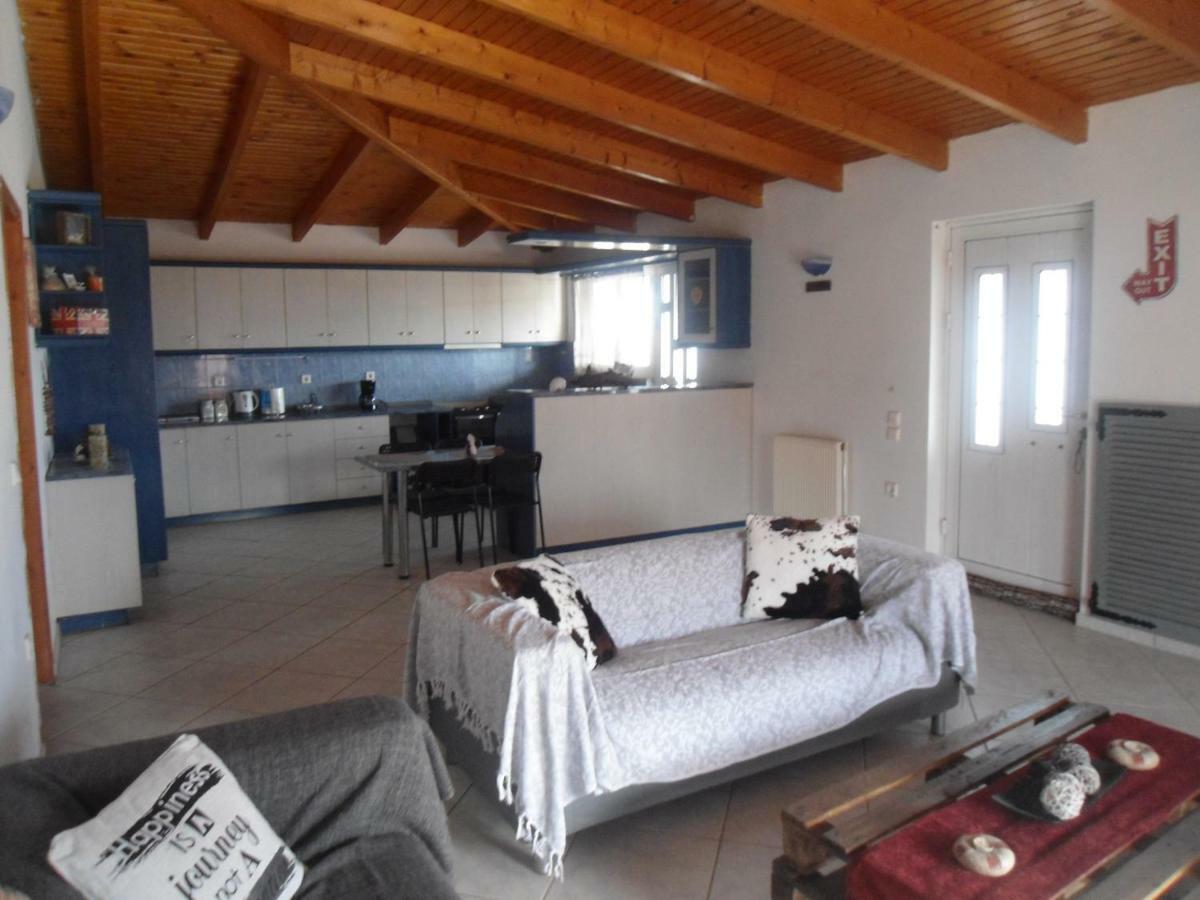 Sunny Apartment 15 Min From Airport And Sea 아르테미다 외부 사진