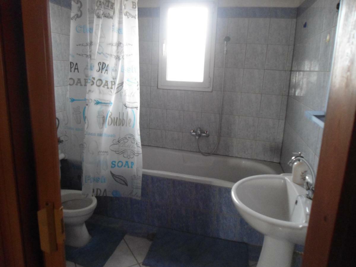 Sunny Apartment 15 Min From Airport And Sea 아르테미다 외부 사진