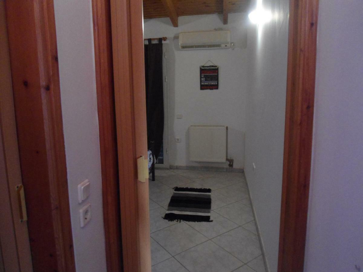 Sunny Apartment 15 Min From Airport And Sea 아르테미다 외부 사진