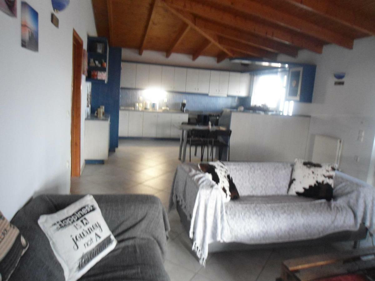 Sunny Apartment 15 Min From Airport And Sea 아르테미다 외부 사진
