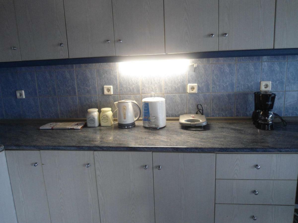 Sunny Apartment 15 Min From Airport And Sea 아르테미다 외부 사진